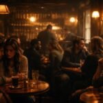 Kocsma belső tere, fa asztalok és emberek társasága egy álomban